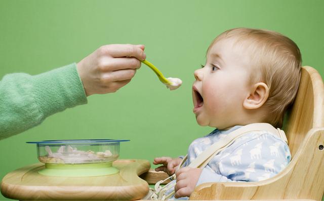 十个月宝宝的营养需求与辅食安排，宝宝吃什么好？